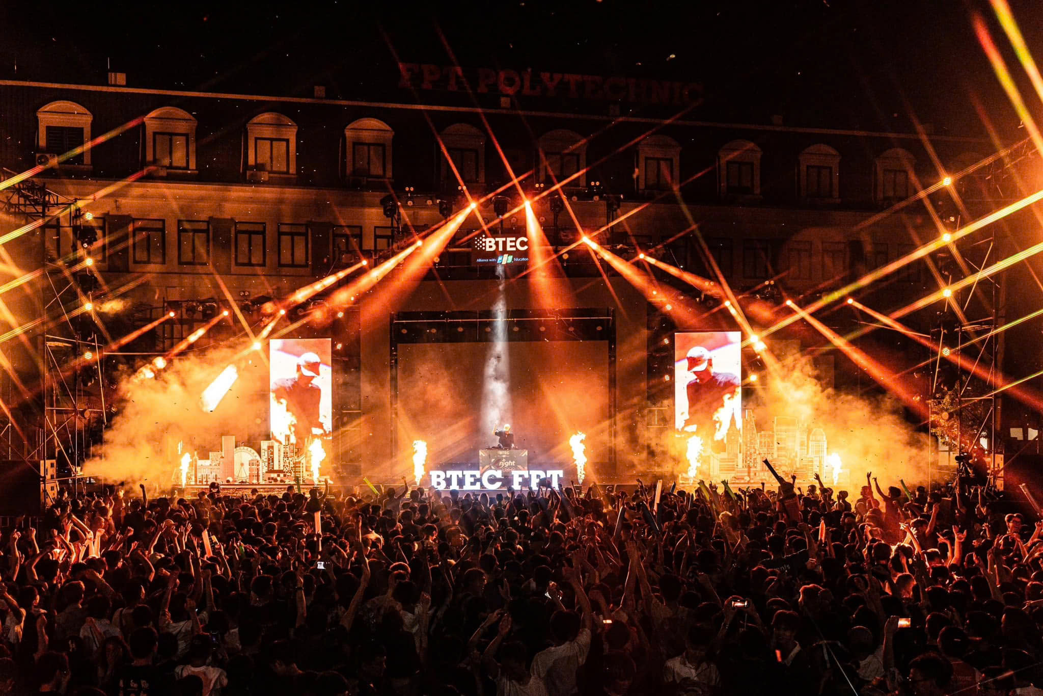 Btec giao lưu cùng hoa hậu Thùy Tiên