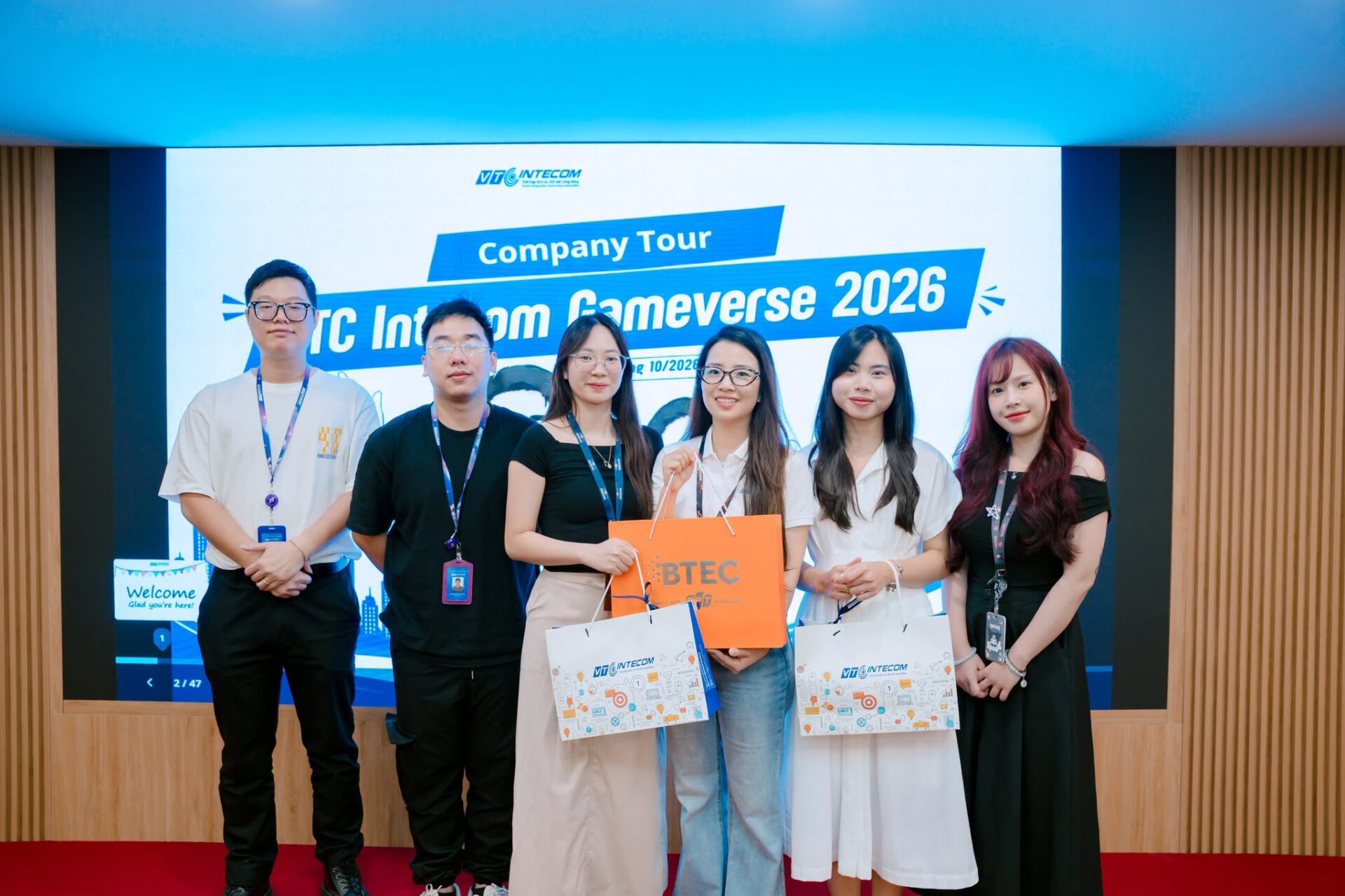 Sinh viên Thiết kế đồ họa BTEC FPT tham quan VTC Intecom, khám phá môi trường làm việc thực tế trong lĩnh vực Game và Công nghệ số. Sinh viên Thiết kế đồ họa BTEC FPT tham quan VTC Intecom, khám phá môi trường làm việc thực tế trong lĩnh vực Game và Công nghệ số.
