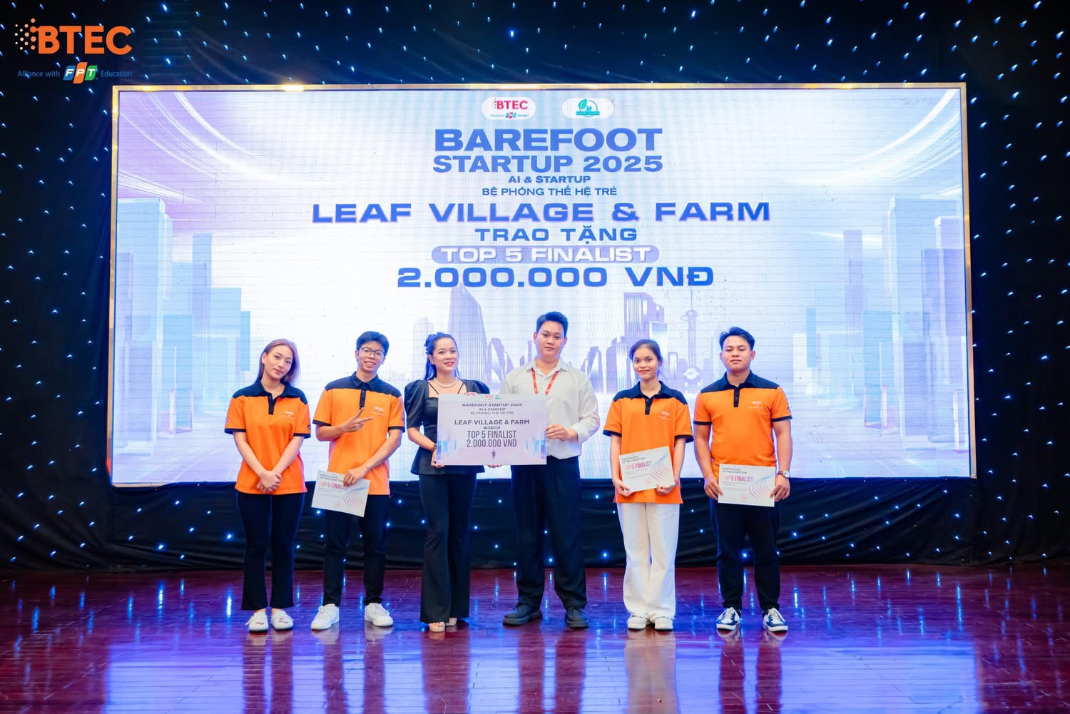 Barefoot Startup Trao giai cho doi thi