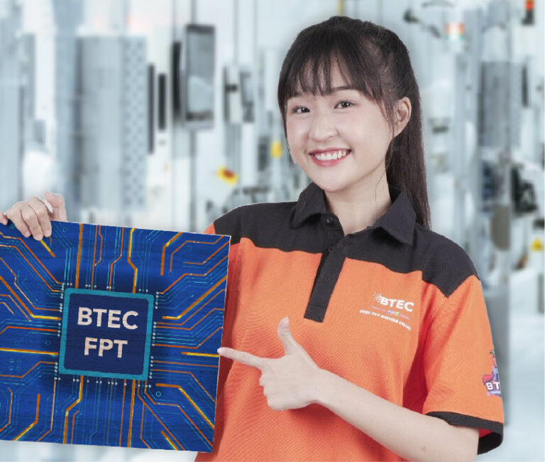 Kỹ sư thiết kế vi mạch trong ngành hot bán dẫn