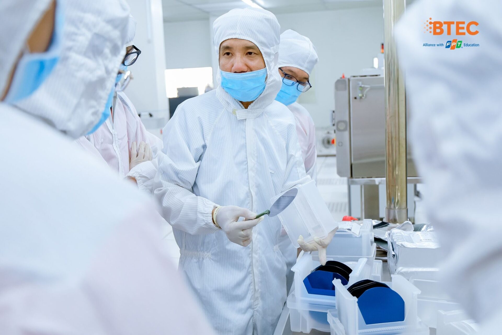 HÀNH TRÌNH GIẢI MÃ CƠN SỐT 