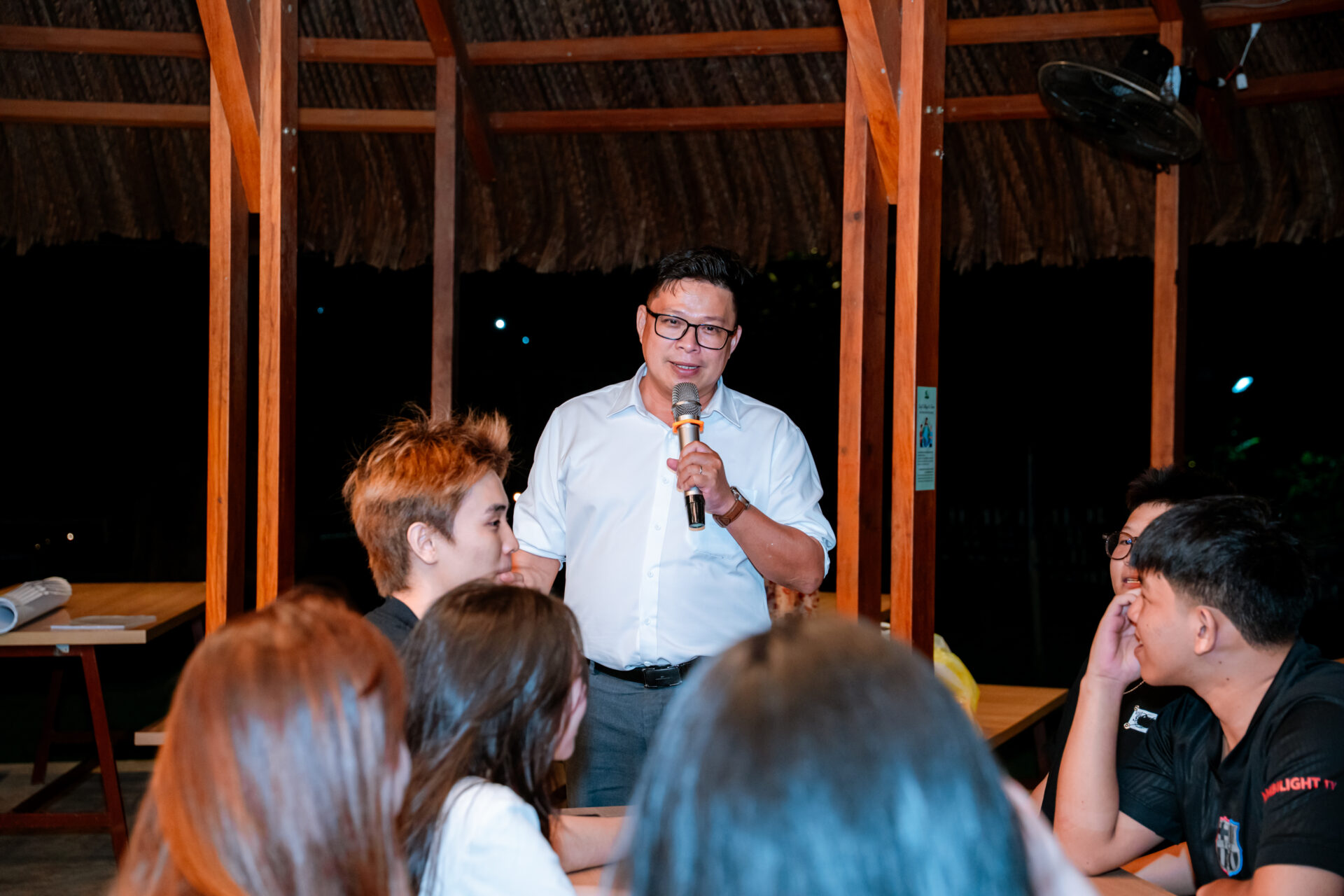 Ông Bùi Văn Xuân CEO Làng Lá Farm chia sẻ tại sự kiện
