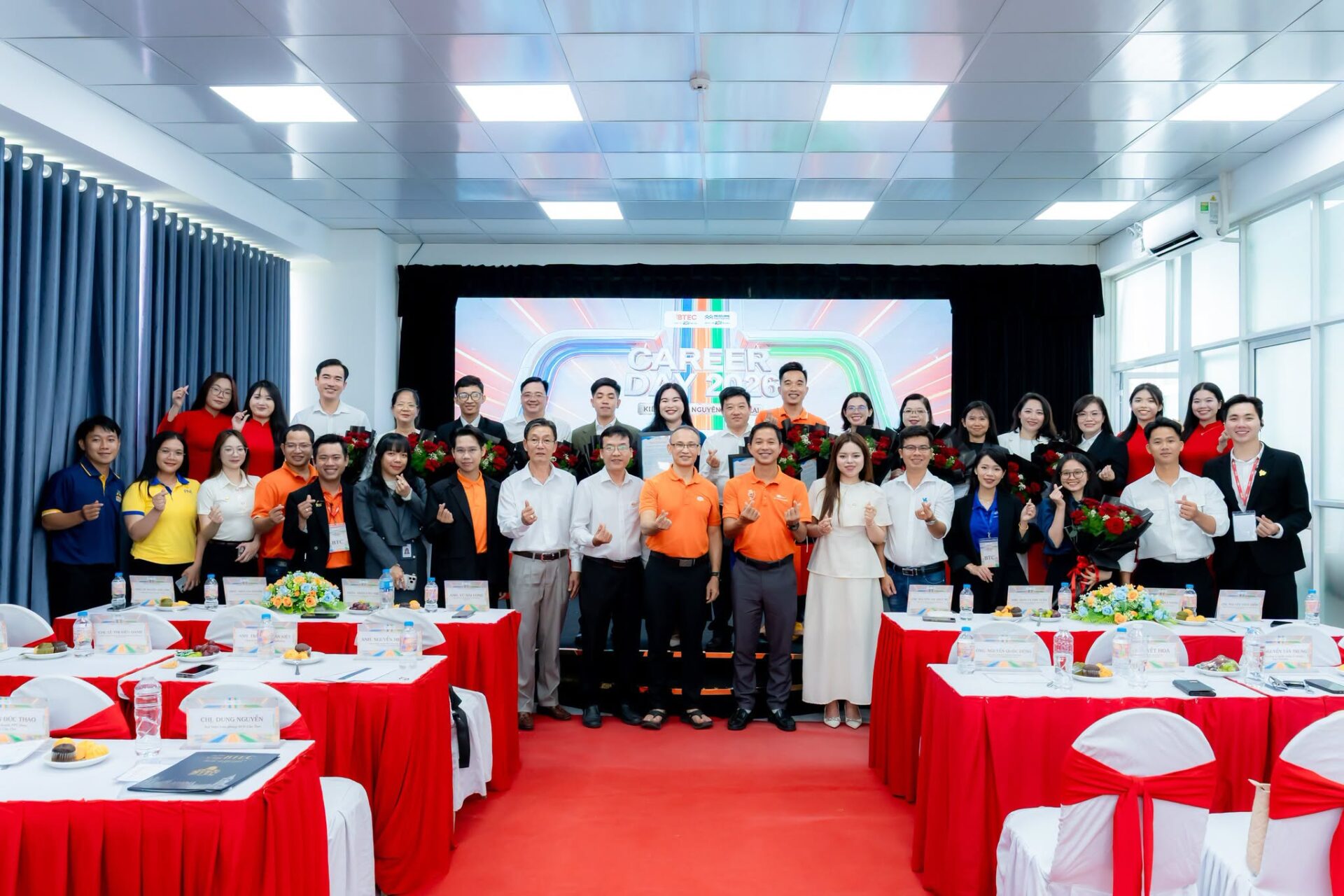 Lễ ký kết MOU 2026 giữa BTEC FPT và doanh nghiệp mở rộng cơ hội nghề nghiệp cho sinh viên Lễ ký kết MOU 2026 giữa BTEC FPT và doanh nghiệp góp phần mở rộng cơ hội kết nối thực tế, trải nghiệm nghề nghiệp và định hướng việc làm cho sinh viên