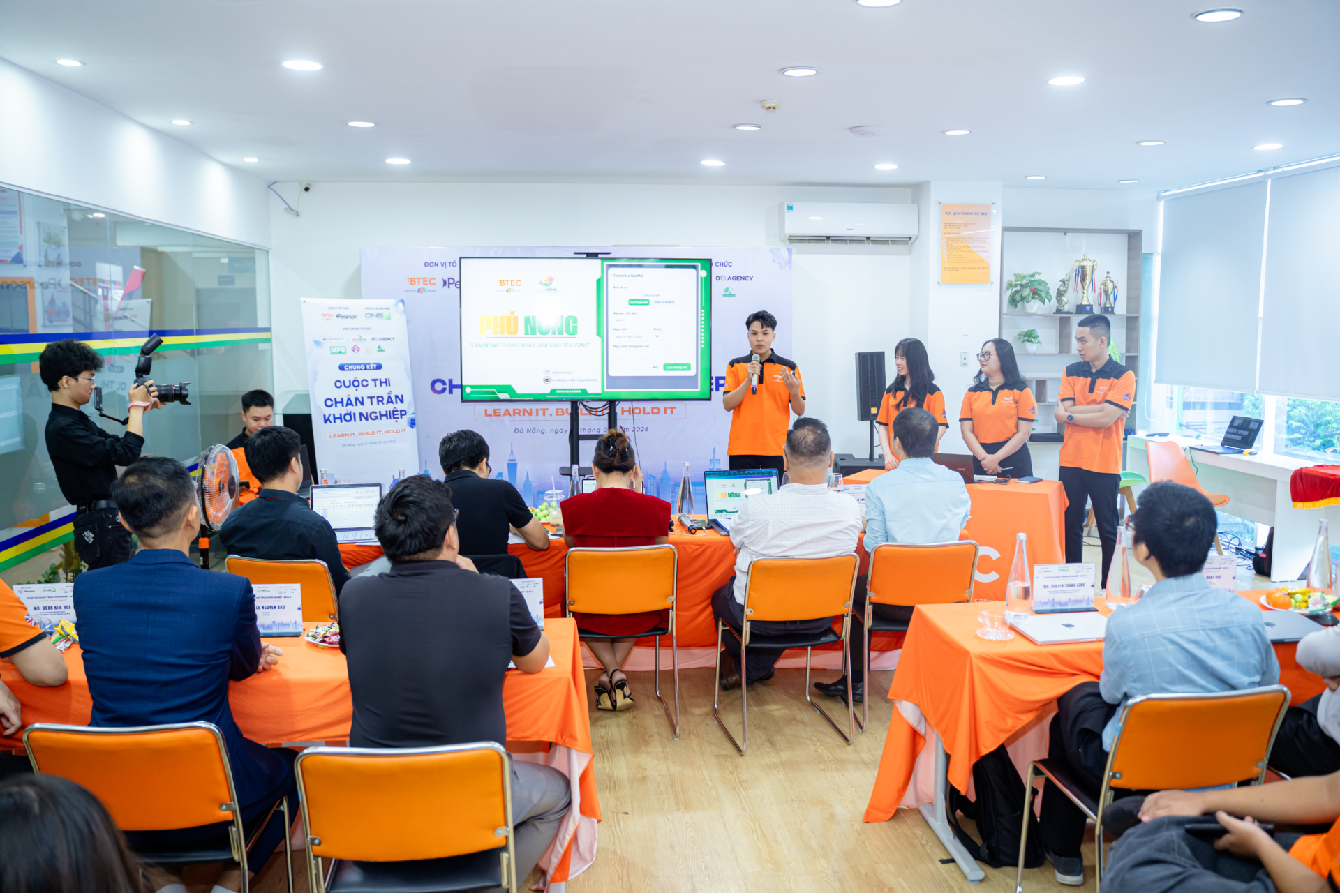 Môi trường học tập tiêu chuẩn Vương Quốc Anh