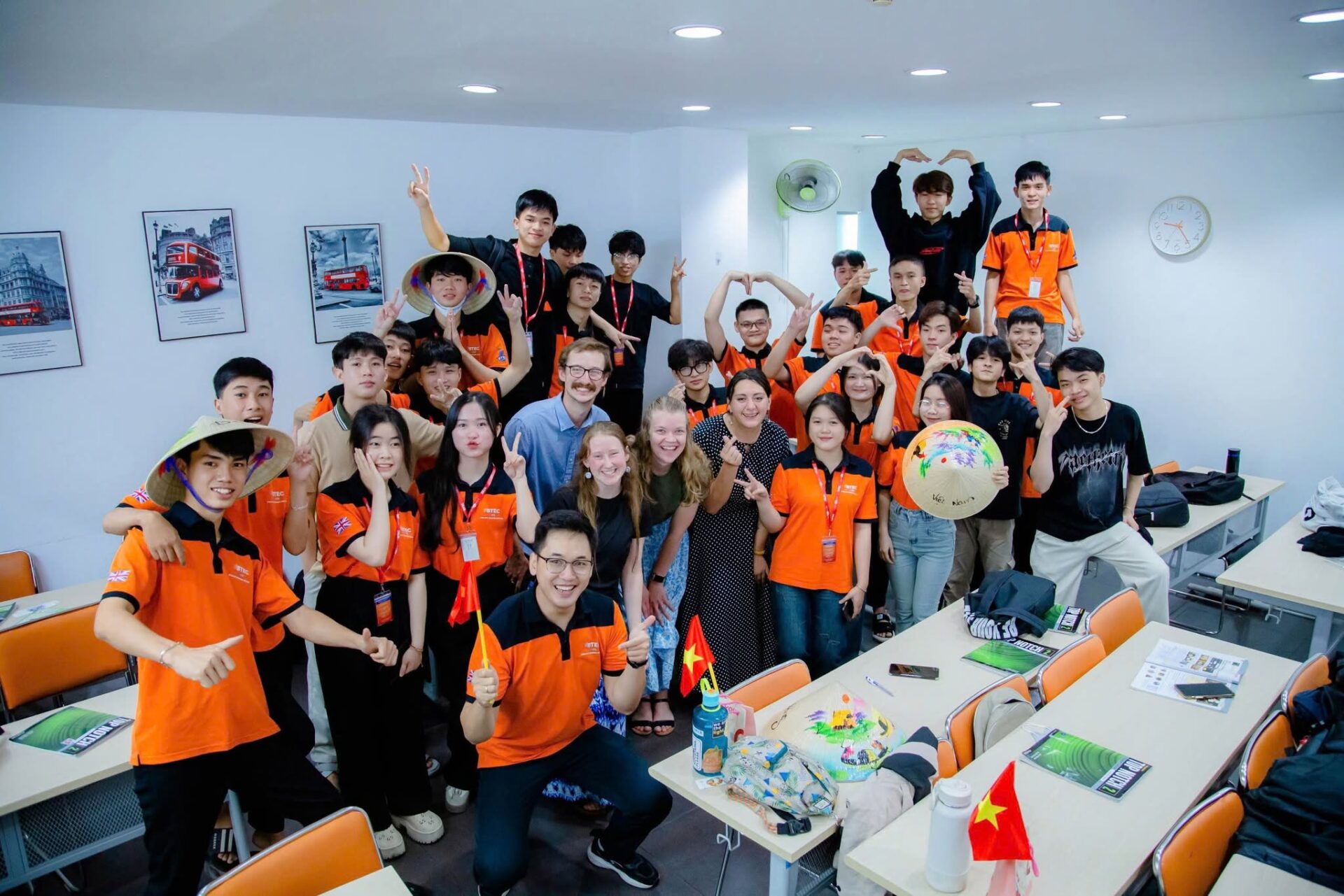 Sinh viên BTEC FPT giao lưu quốc tế