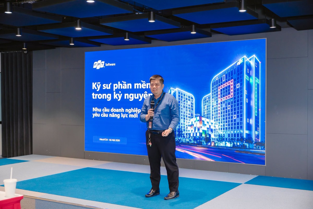 Kỹ sư phần mềm trong kỷ nguyên AI Kỹ sư phần mềm cần liên tục cập nhật năng lực công nghệ, tư duy và kỹ năng để thích ứng trong kỷ nguyên AI.